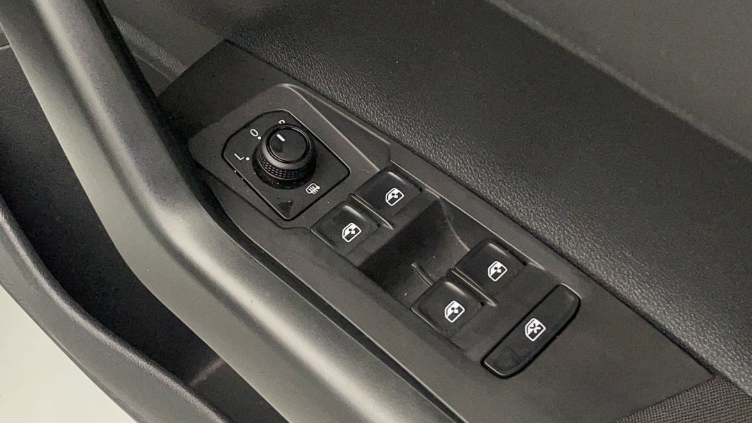 2018 Volkswagen Polo 70tsi Trendline, Automatic, 72130 km, Drivers Side Door Panel Controls