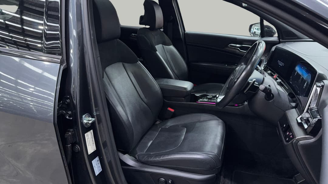 2022 Kia Sportage Gt-line (AWD), Automatic, 76421 km, Right Side Front Door Cabin View