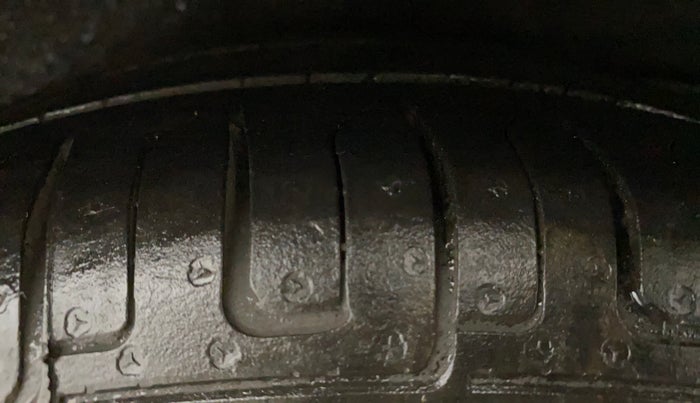 2011 Hyundai i10 MAGNA 1.2, Petrol, Manual, 95,610 km, Right Rear Tyre Tread