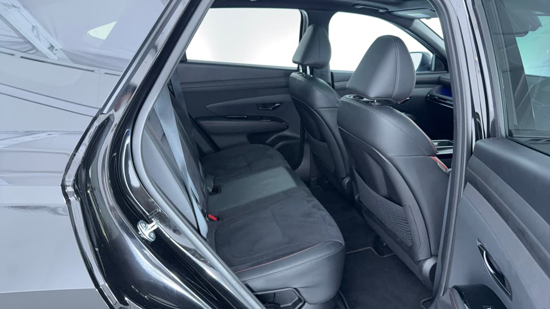 2025 Hyundai Tucson Premium N Line (AWD), Automatic, 17999 km, Right Side Rear Door Cabin View