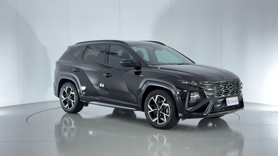 2025 Hyundai Tucson Premium N Line (AWD), Automatic, 17999 km, Right Front Diagonal (45- Degree) View