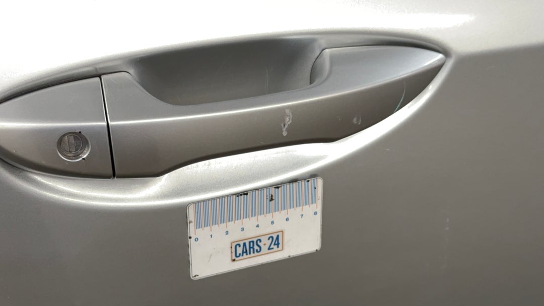 Door Handles Front RHS Scratch