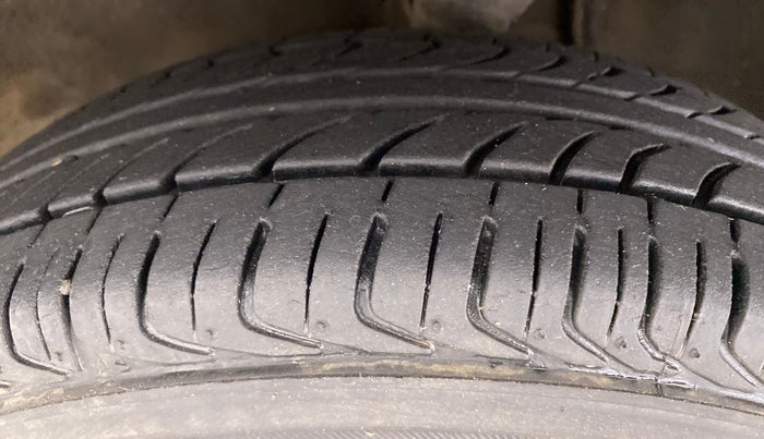 2017 Maruti Alto 800 VXI (O), Petrol, Manual, 11,950 km, Left Front Tyre Tread