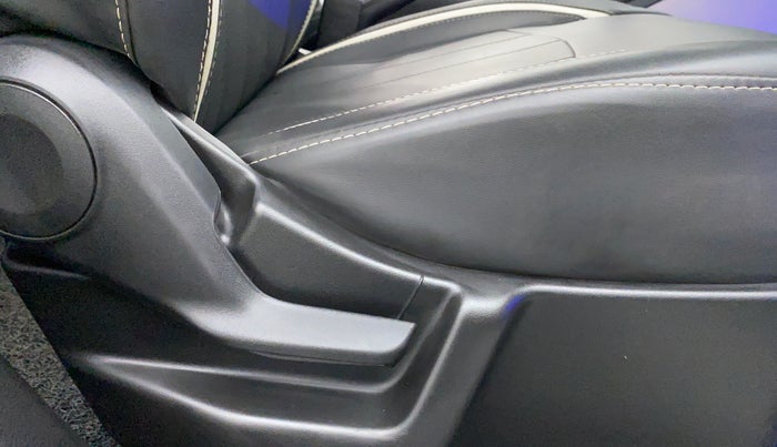 2021 Maruti New Wagon-R LXI CNG 1.0 L, CNG, Manual, 29,344 km, Driver Side Adjustment Panel