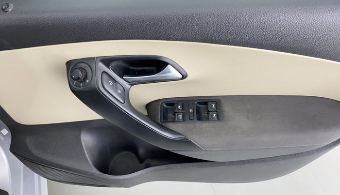 2014 Volkswagen Polo HIGHLINE1.2L PETROL, Petrol, Manual, 45,966 km, Driver Side Door Panels Control