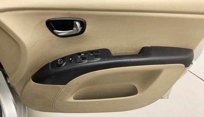 2011 Hyundai i10 MAGNA 1.2, Petrol, Manual, 41,390 km, Driver Side Door Panels Control