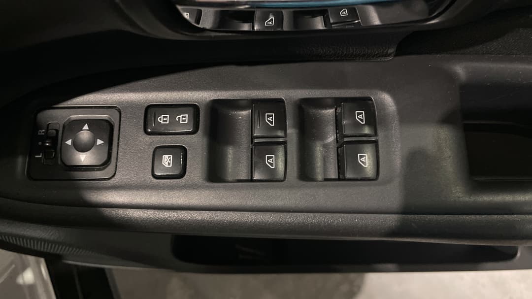 2019 Mitsubishi Outlander Es 7 Seat (2WD), Automatic, 113073 km, Drivers Side Door Panel Controls