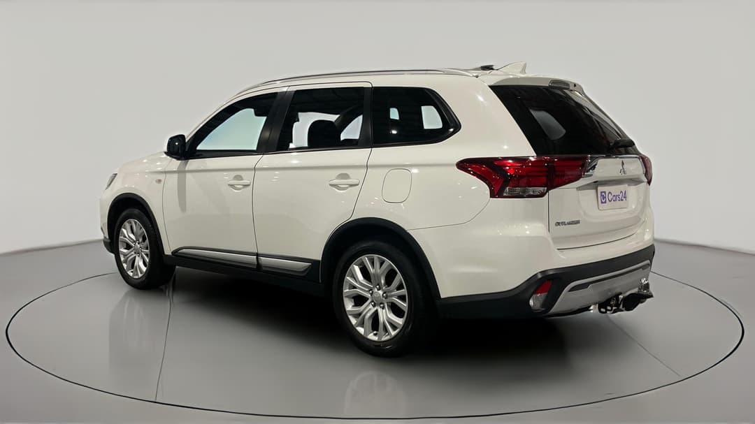 2019 Mitsubishi Outlander Es 7 Seat (2WD), Automatic, 113073 km, Left Back Diagonal (45- Degree) View
