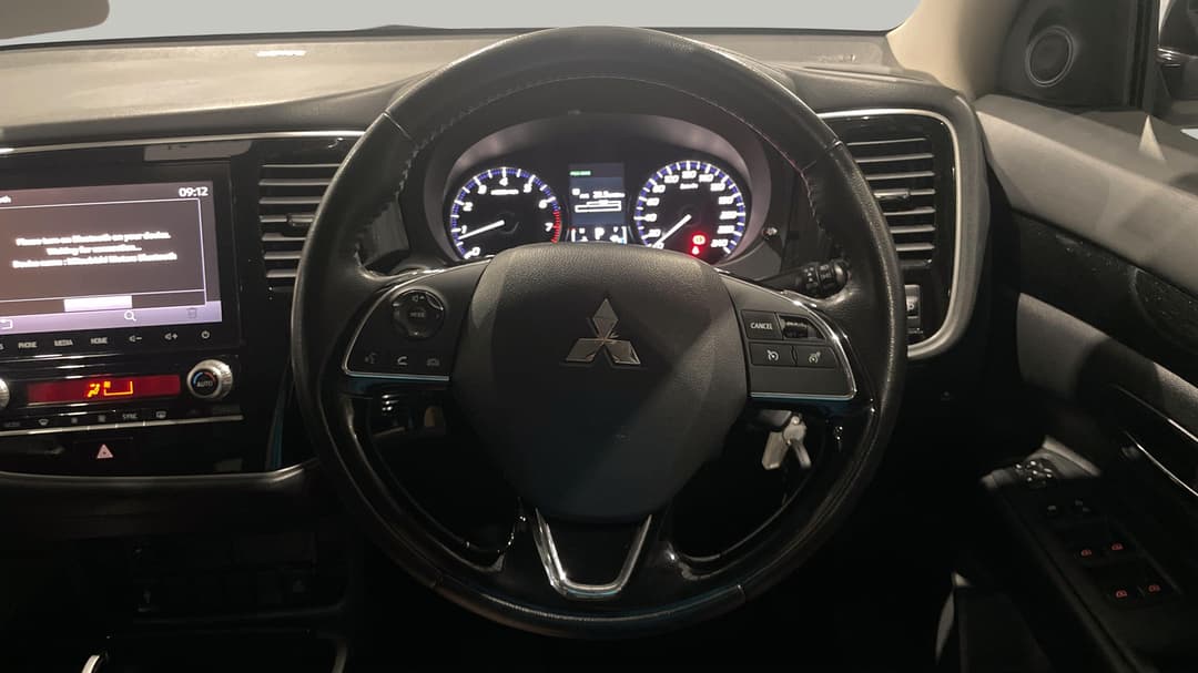 2019 Mitsubishi Outlander Es 7 Seat (2WD), Automatic, 113073 km, Steering Wheel Close-up
