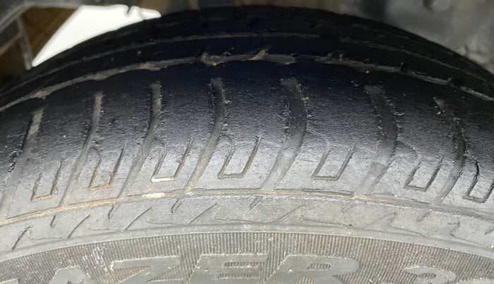 2018 Hyundai Eon ERA PLUS, Petrol, Manual, Right Rear Tyre Tread