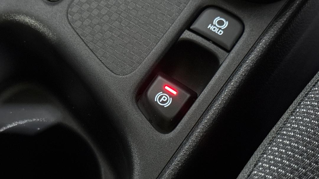 2024 Toyota Yaris Cross Gx Hybrid, Automatic, 26552 km, Handbrake