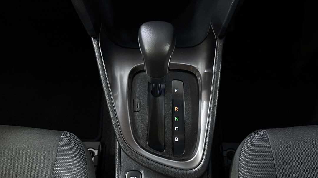 2024 Toyota Yaris Cross Gx Hybrid, Automatic, 26552 km, Gear Lever 