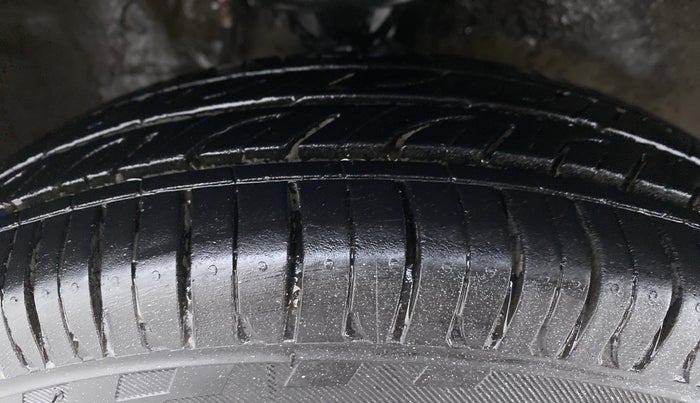 2018 Maruti Alto 800 LXI, Petrol, Manual, 21,836 km, Right Front Tyre Tread