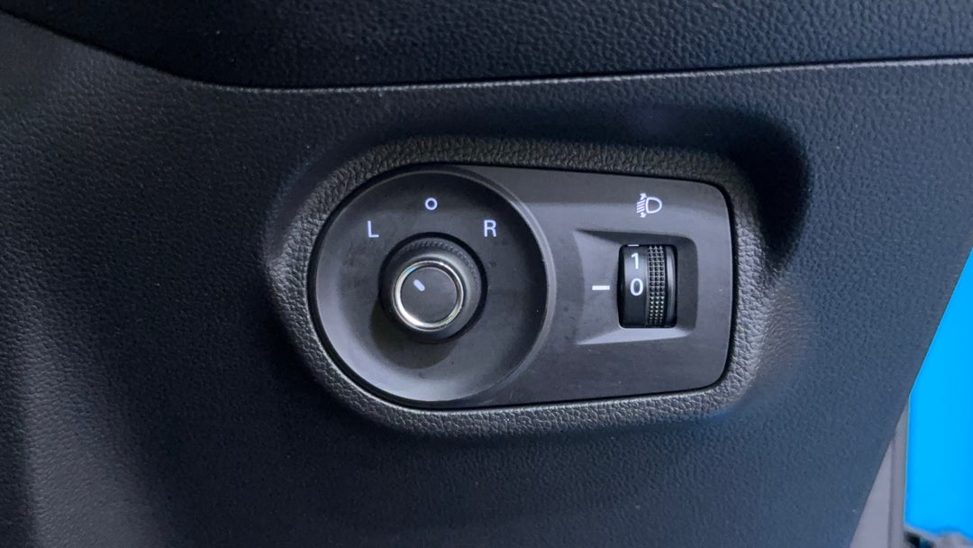 2024 MG Mg5 Vibe, Automatic, 20101 km, Utility Switches/Buttons