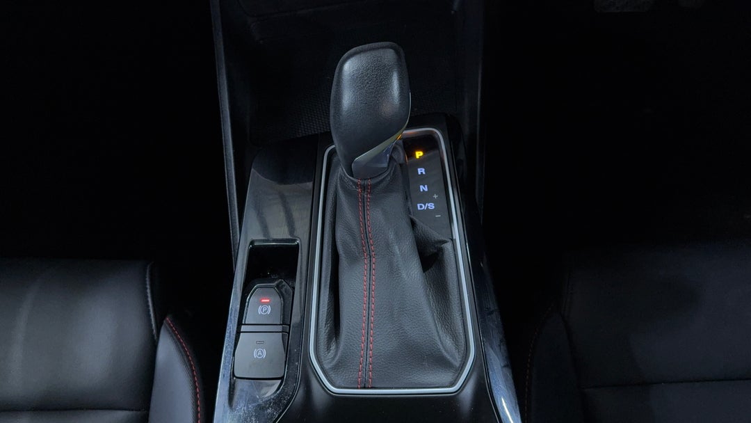 2024 MG Mg5 Vibe, Automatic, 20101 km, Gear Lever 