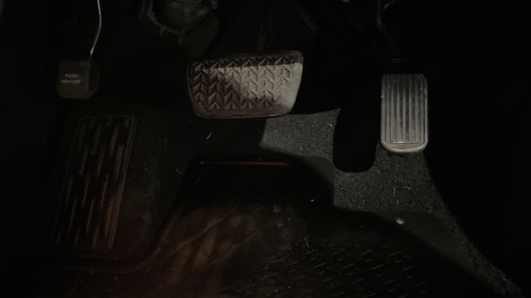 2017 Toyota Kluger Gx (4x2), Automatic, 138520 km, Pedals and Footmat