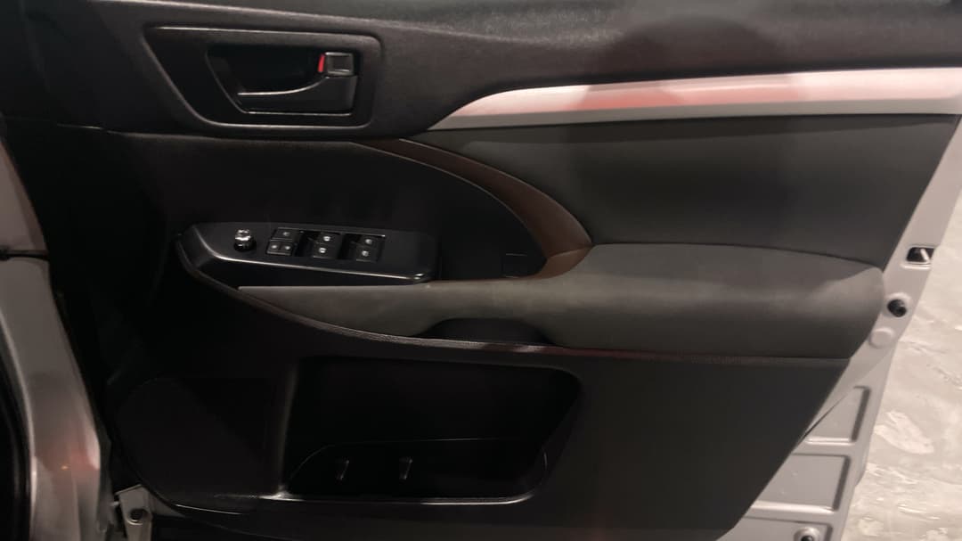 2017 Toyota Kluger Gx (4x2), Automatic, 138520 km, Speaker View