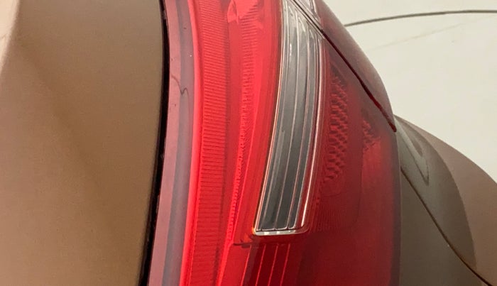 2017 Hyundai Creta E PLUS 1.6 PETROL, Petrol, Manual, 1,01,128 km, Right tail light - Minor damage
