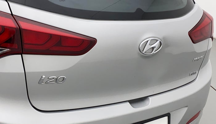 2015 Hyundai Elite i20 MAGNA 1.2, Petrol, Manual, 31,833 km, Dicky (Boot door) - Slightly dented