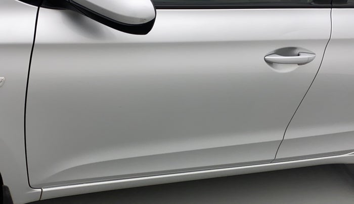 2015 Hyundai Elite i20 MAGNA 1.2, Petrol, Manual, 31,833 km, Front passenger door - Paint has faded