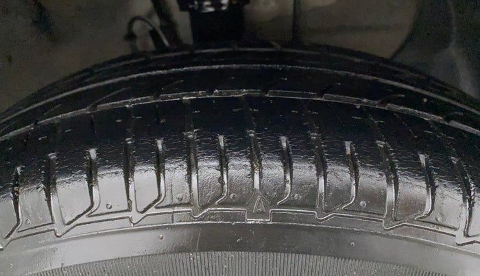 2015 Hyundai Elite i20 MAGNA 1.2, Petrol, Manual, 31,833 km, Right Front Tyre Tread