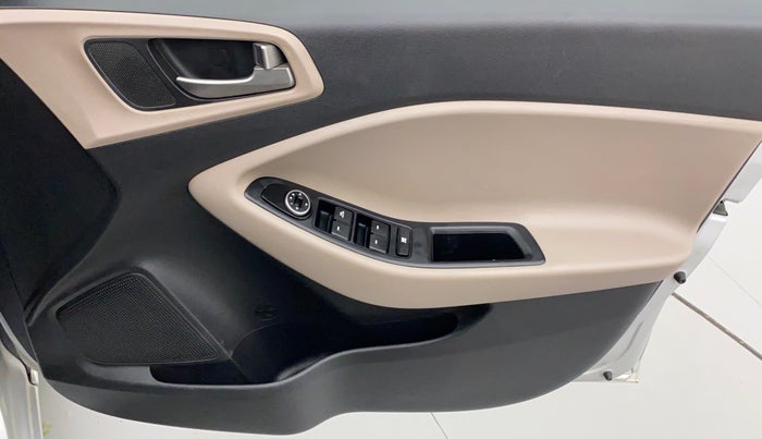 2015 Hyundai Elite i20 MAGNA 1.2, Petrol, Manual, 31,833 km, Driver Side Door Panels Control