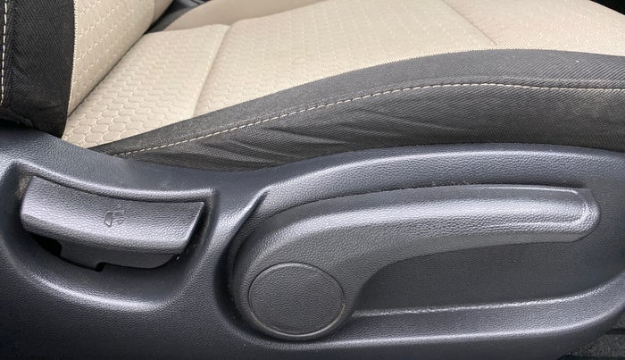 2015 Hyundai Elite i20 ASTA 1.2 (O), Petrol, Manual, 30,940 km, Driver Side Adjustment Panel