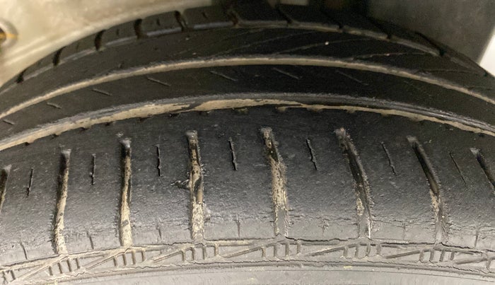 2011 Toyota Etios VX, Petrol, Manual, 11,557 km, Left Rear Tyre Tread