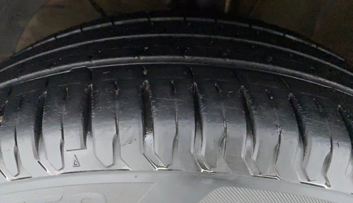 2018 Maruti Dzire ZDI Plus, Diesel, Manual, 30,365 km, Left Front Tyre Tread