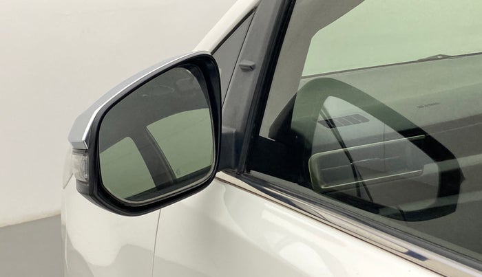 2017 Toyota Innova Crysta 2.8 ZX AT 7 STR, Diesel, Automatic, 89,237 km, Left rear-view mirror - Mirror motor not working