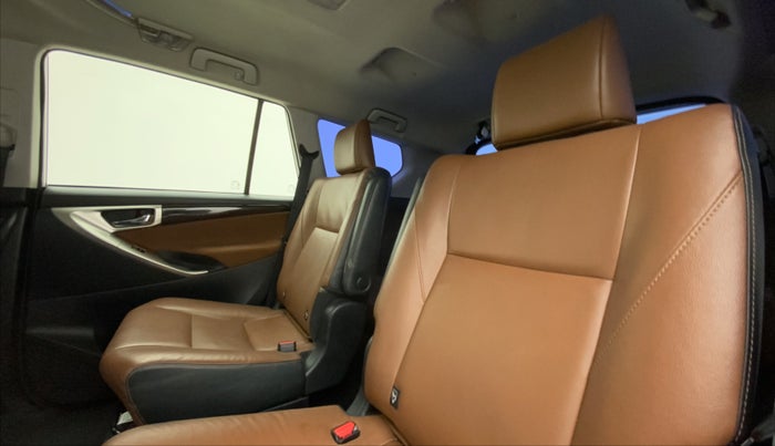 2017 Toyota Innova Crysta 2.8 ZX AT 7 STR, Diesel, Automatic, 89,237 km, Right Side Rear Door Cabin