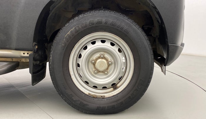 2015 Mahindra Scorpio S2, Diesel, Manual, 52,922 km, Right Front Wheel