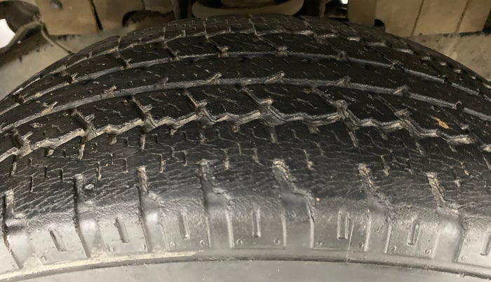2015 Mahindra Scorpio S2, Diesel, Manual, 52,922 km, Right Front Tyre Tread