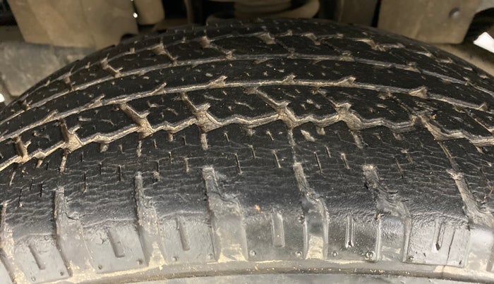2015 Mahindra Scorpio S2, Diesel, Manual, 52,922 km, Left Front Tyre Tread