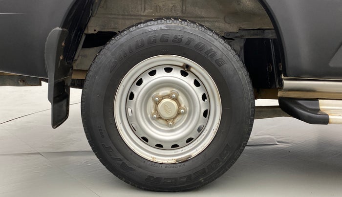 2015 Mahindra Scorpio S2, Diesel, Manual, 52,922 km, Right Rear Wheel