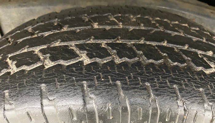2015 Mahindra Scorpio S2, Diesel, Manual, 52,922 km, Left Rear Tyre Tread
