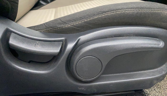 2019 Hyundai Elite i20 ASTA 1.2 (O), Petrol, Manual, 6,402 km, Driver Side Adjustment Panel