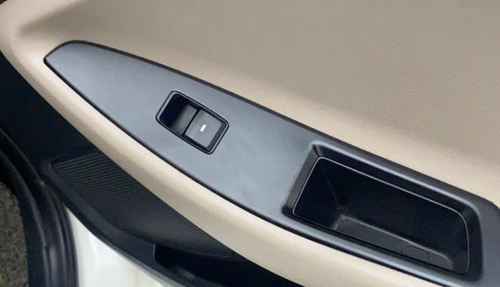 2019 Hyundai Elite i20 ASTA 1.2 (O), Petrol, Manual, 6,402 km, Right rear window switch / handle - Switch/handle not functional