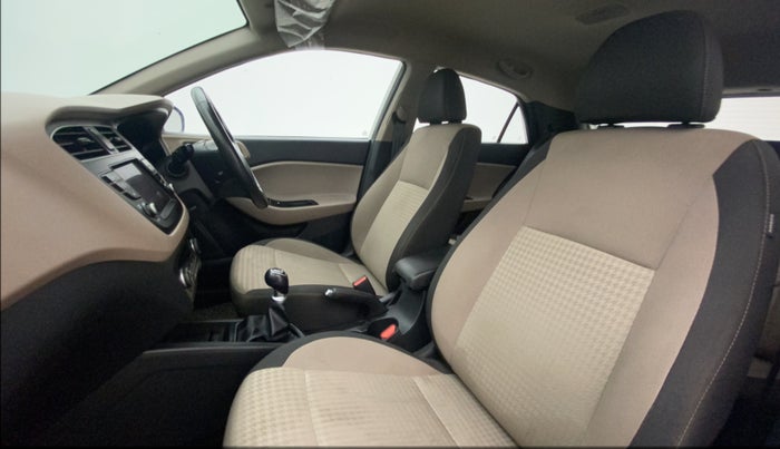 2019 Hyundai Elite i20 ASTA 1.2 (O), Petrol, Manual, 6,402 km, Right Side Front Door Cabin