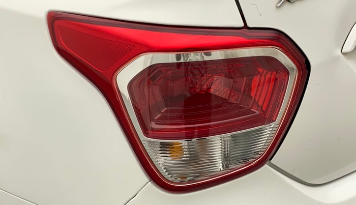 2015 Hyundai Xcent S (O) 1.2, Petrol, Manual, 87,042 km, Left tail light - Minor damage