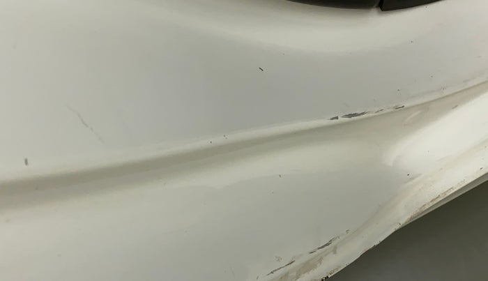 2015 Hyundai Xcent S (O) 1.2, Petrol, Manual, 87,042 km, Right C pillar - Minor scratches