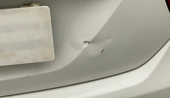 2015 Hyundai Xcent S (O) 1.2, Petrol, Manual, 87,042 km, Dicky (Boot door) - Minor scratches