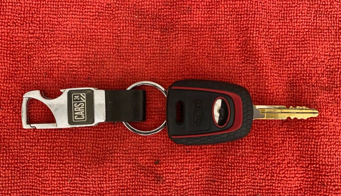 2018 Hyundai NEW SANTRO SPORTZ CNG, CNG, Manual, 1,25,956 km, Key Close Up
