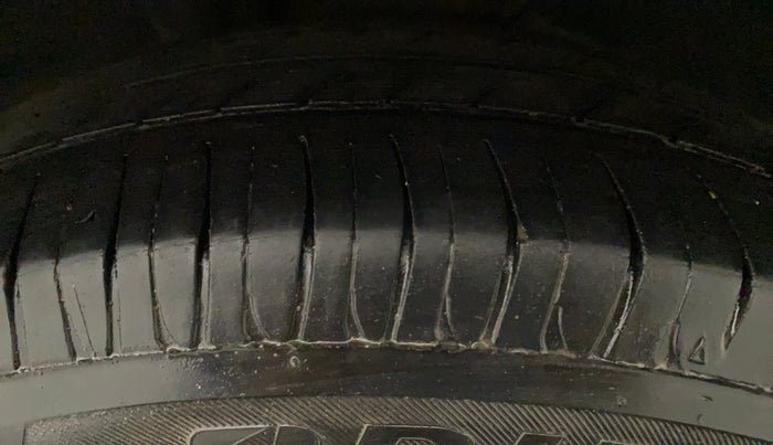 2018 Hyundai NEW SANTRO SPORTZ CNG, CNG, Manual, 1,25,956 km, Left Front Tyre Tread