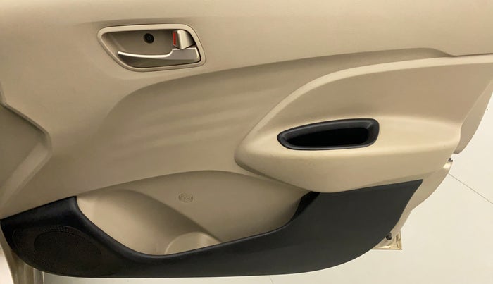 2018 Hyundai NEW SANTRO SPORTZ CNG, CNG, Manual, 1,25,815 km, Driver Side Door Panels Control