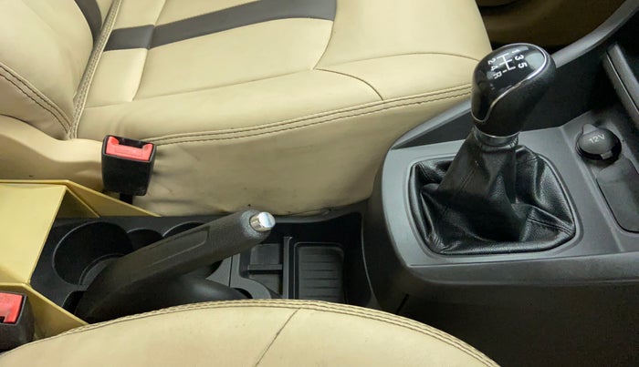 2015 Ford Figo Aspire 1.2 TREND PETROL, Petrol, Manual, 34,896 km, Gear Lever