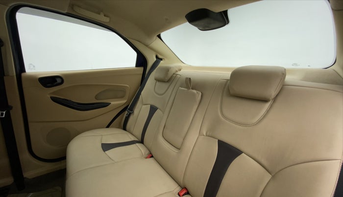 2015 Ford Figo Aspire 1.2 TREND PETROL, Petrol, Manual, 34,896 km, Right Side Door Cabin View