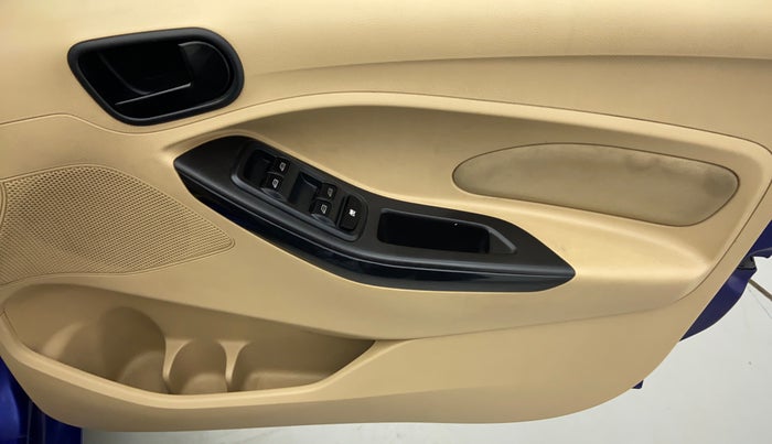 2015 Ford Figo Aspire 1.2 TREND PETROL, Petrol, Manual, 34,896 km, Driver Side Door Panels Controls
