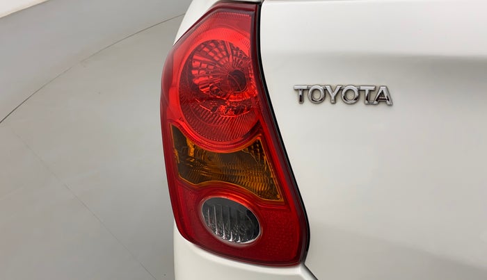 2011 Toyota Etios Liva G, Petrol, Manual, 56,898 km, Left tail light - Minor scratches