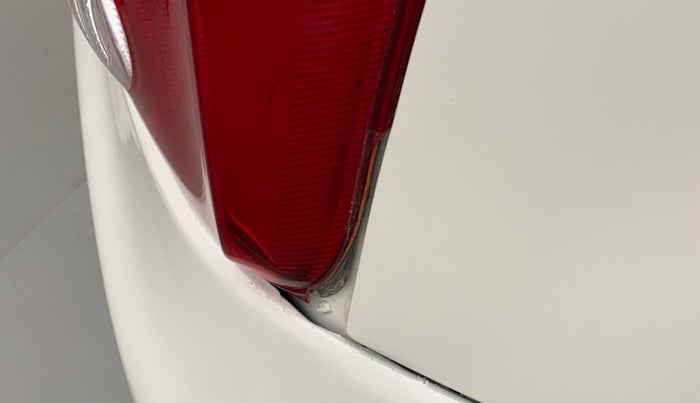 2011 Toyota Etios Liva G, Petrol, Manual, 56,898 km, Right tail light - Minor damage